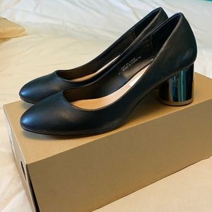 Abelia Circle heels